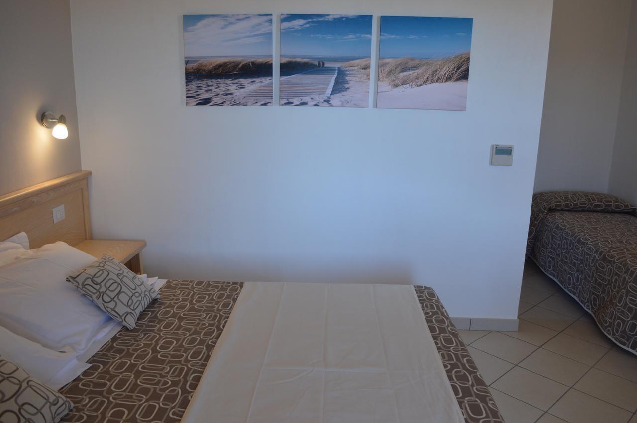 Guest Rooms Affittacamere San Teodoro  Exterior photo