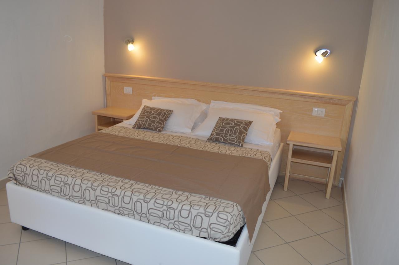 Guest Rooms Affittacamere San Teodoro  Exterior photo