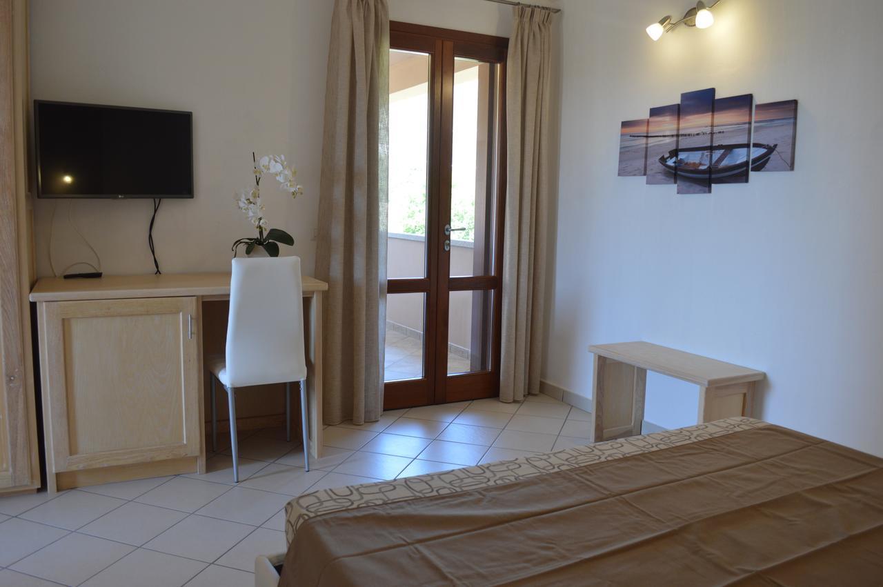 Guest Rooms Affittacamere San Teodoro  Exterior photo