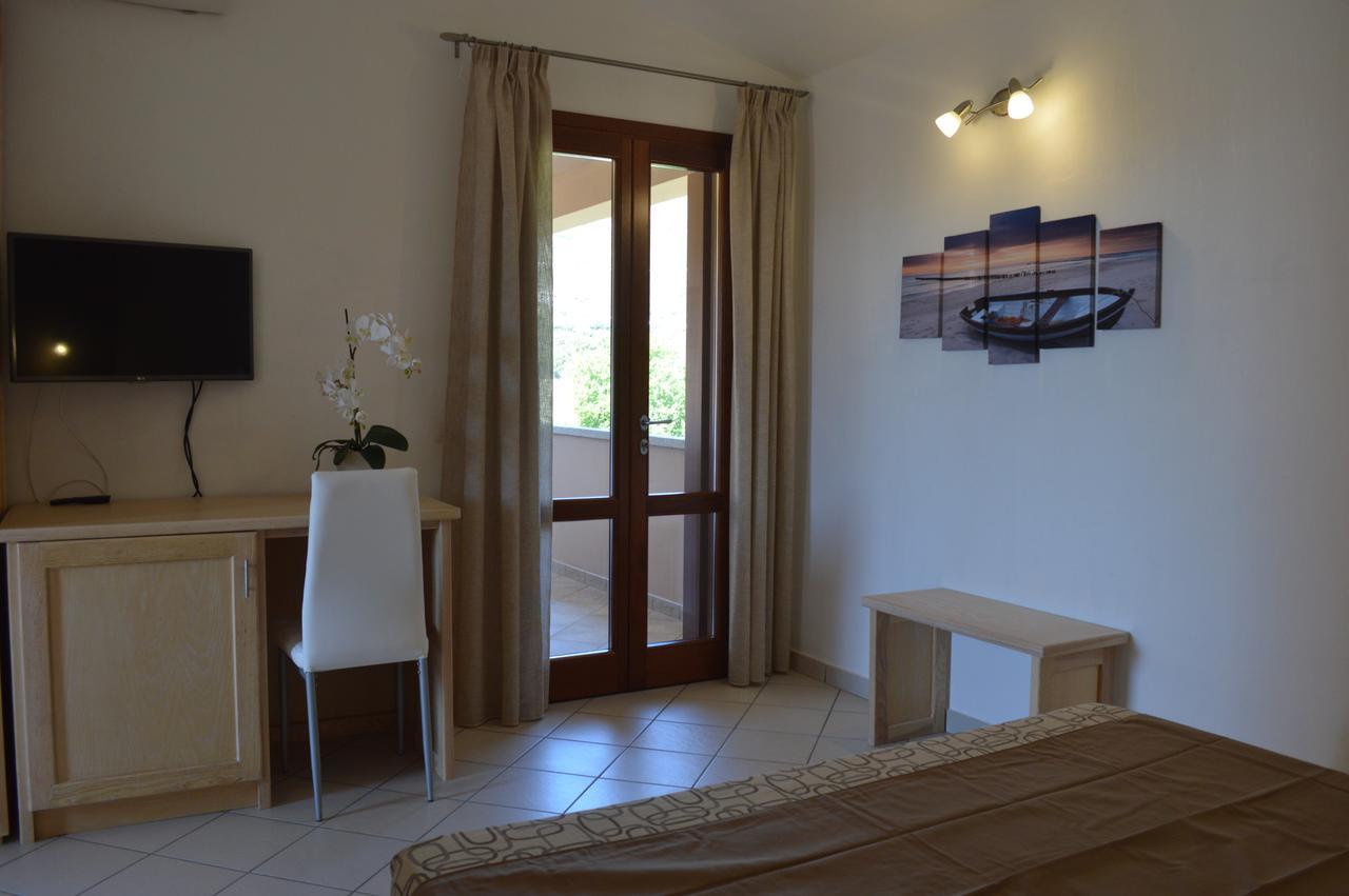 Guest Rooms Affittacamere San Teodoro  Exterior photo