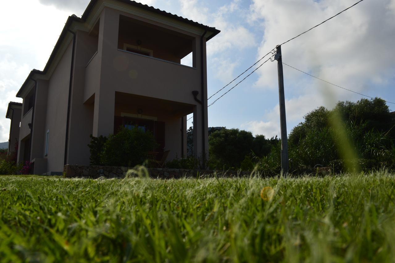 Guest Rooms Affittacamere San Teodoro  Exterior photo