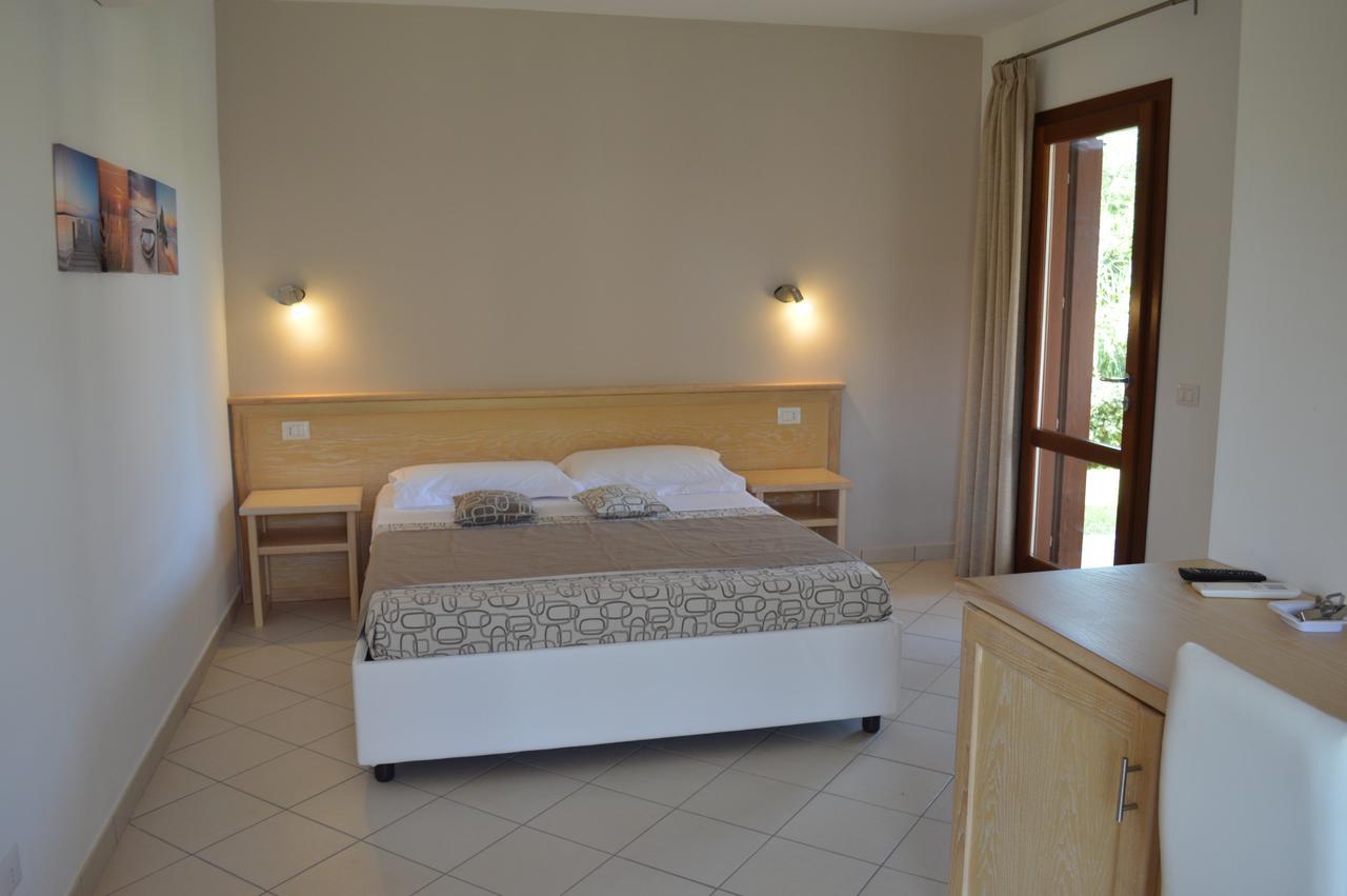 Guest Rooms Affittacamere San Teodoro  Exterior photo