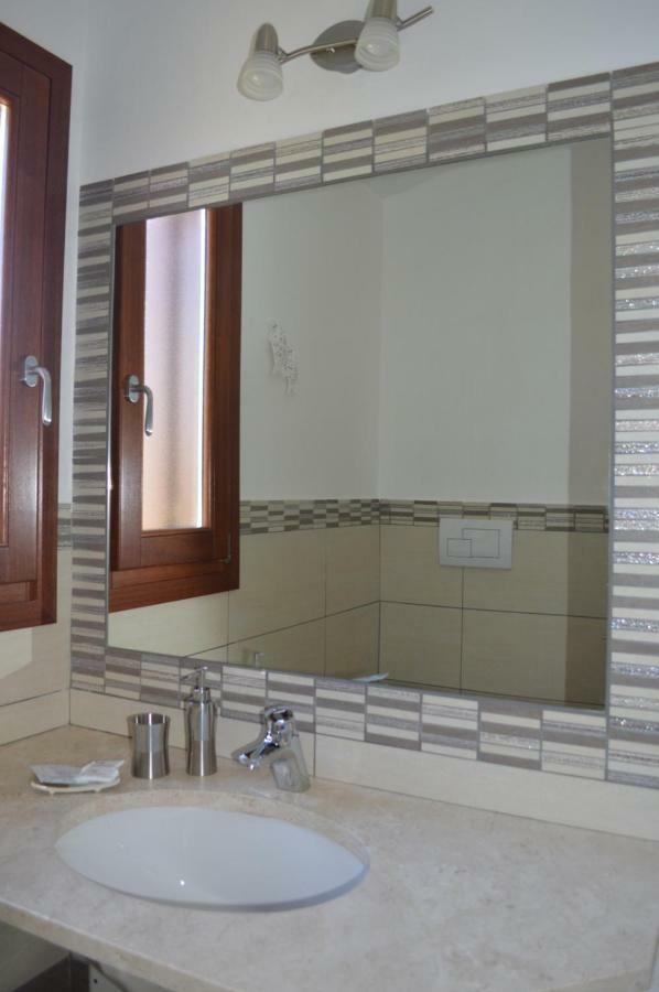 Guest Rooms Affittacamere San Teodoro  Exterior photo